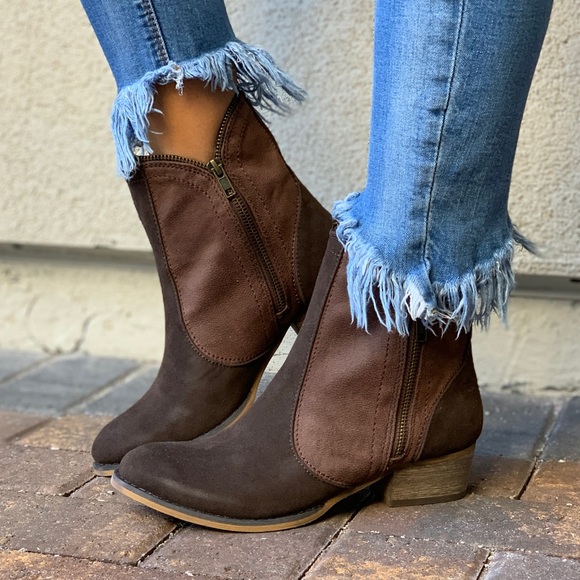 Brown Distressed Dual Zipper Western Ankle Booties - Picture 1 of 8
